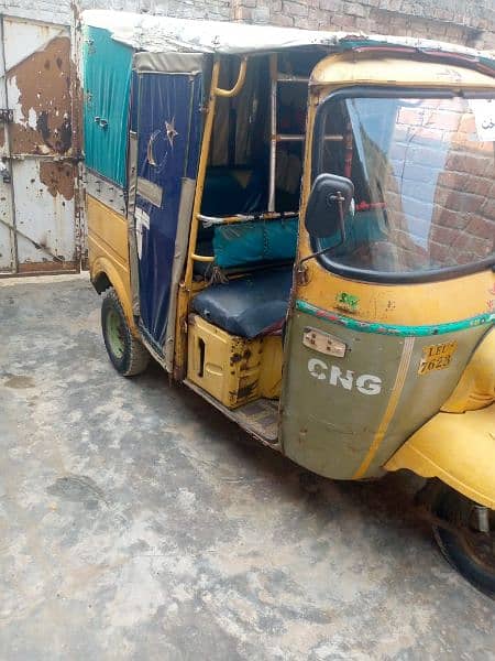 Auto Rickshaw  for sale 2011 model 3