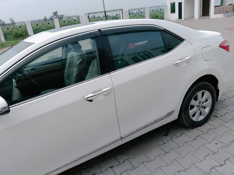 Toyota Corolla Altis Grande CVT-i 1.8 2016 3