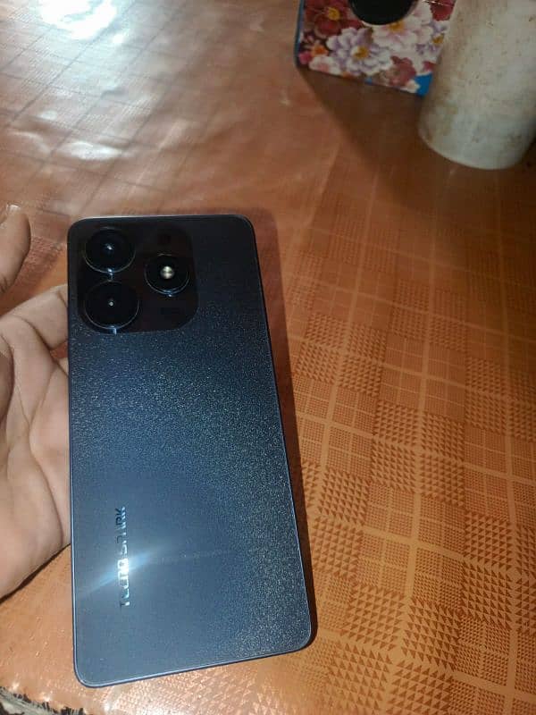 Tecno spark 10 pro 8