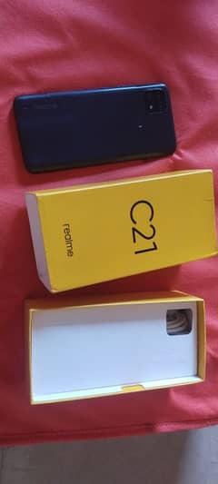 realme C21