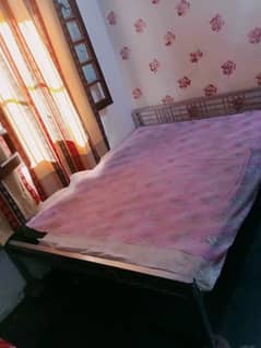 double mattress in use condition 5 length 5 widght