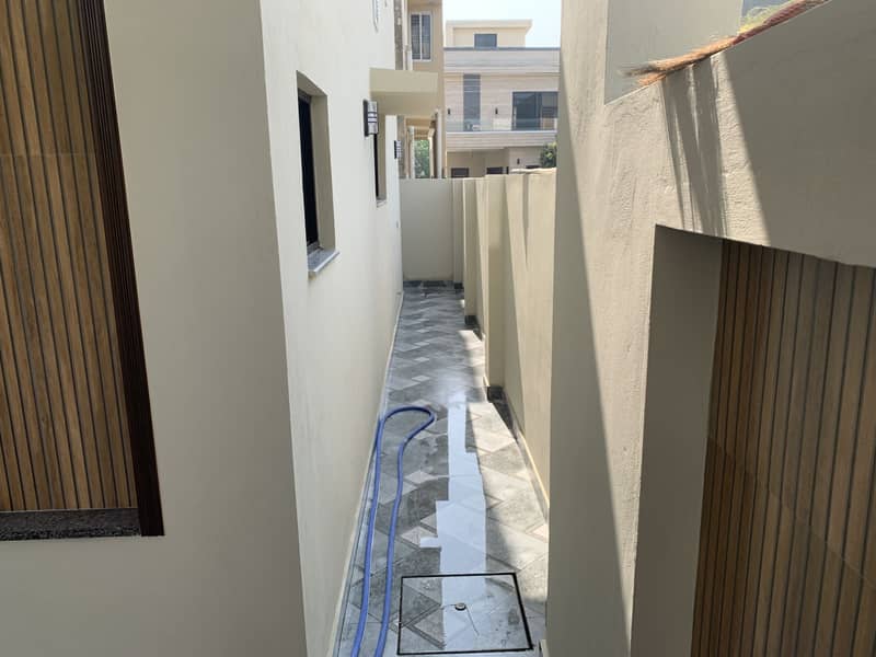 5 MARLA BRAND NEW HOUSE IS AVAILABLE FOR SALE IN DHA 11 RAHBAR PHASE 2 12