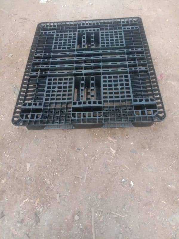 Plastic Imported pallets stock in Pakistan| New & used pallet| storage 2