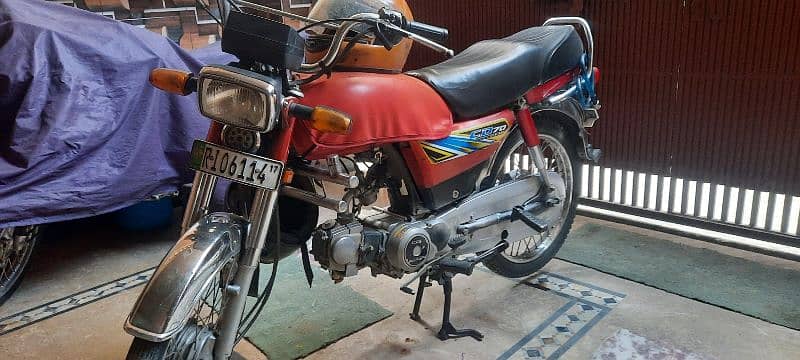 Honda CD70 3