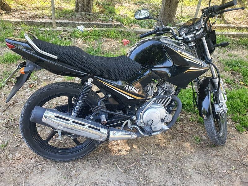 Yamaha YBR125 - Reliable and Fuel-Efficient Commuter Bike for Sale! 4