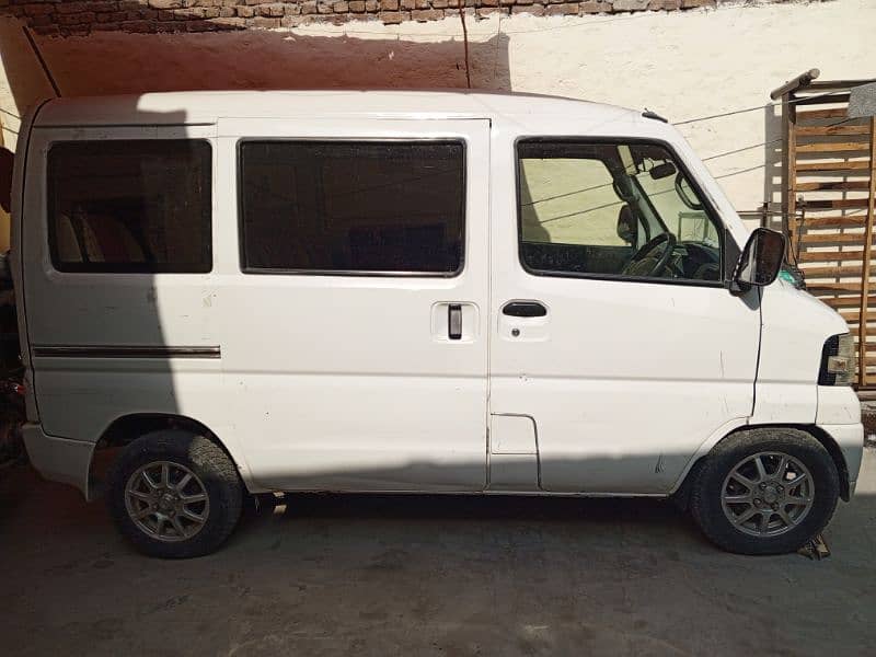 Mitsubishi Minicab Bravo 2011/2014 4