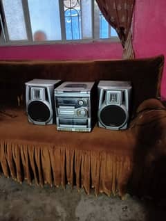 Aiwa japenese Deck with 2 speakers.