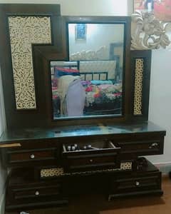 Best big wood dressing table