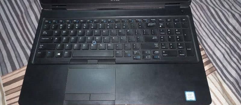 Dell latitude 5590 2