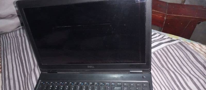 Dell latitude 5590 3