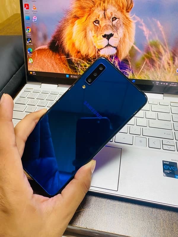 Samsung Galaxy A7-2018 1