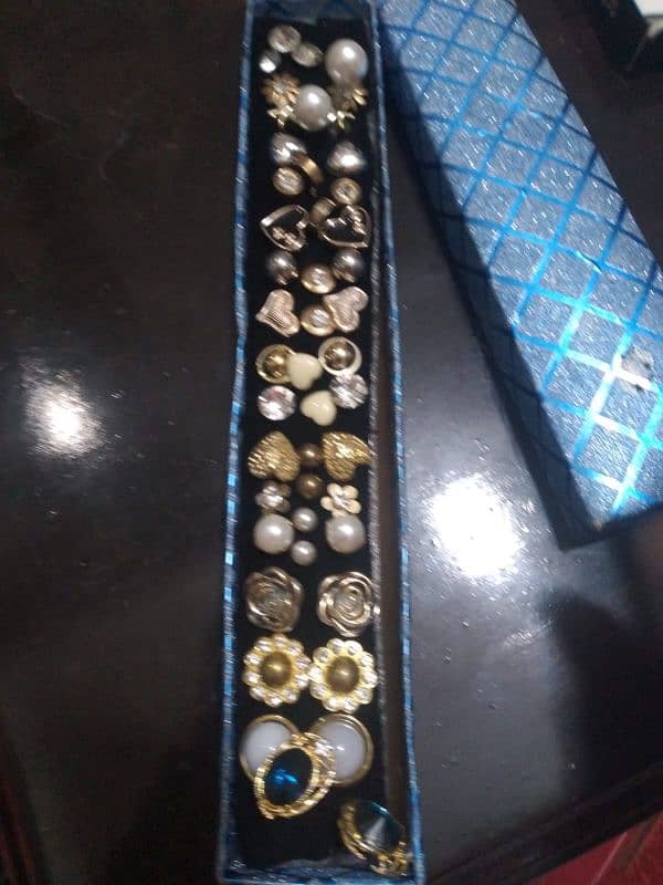 jewlery in good condition 4