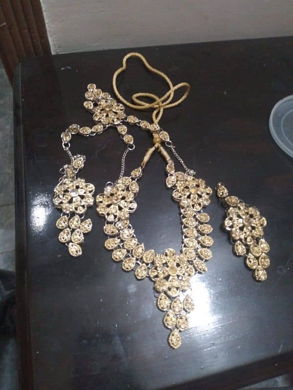 jewlery in good condition 10