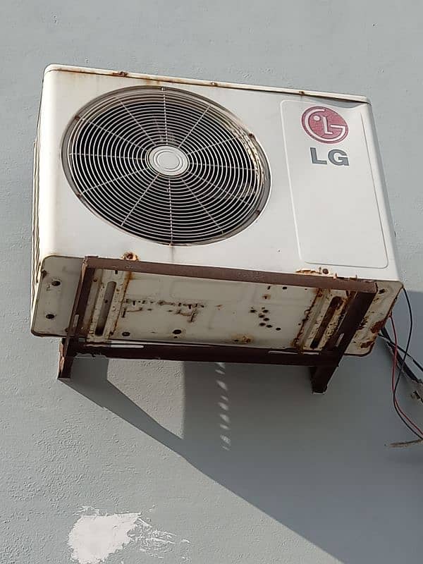 LG SPLIT AIR CONDITIONER 1