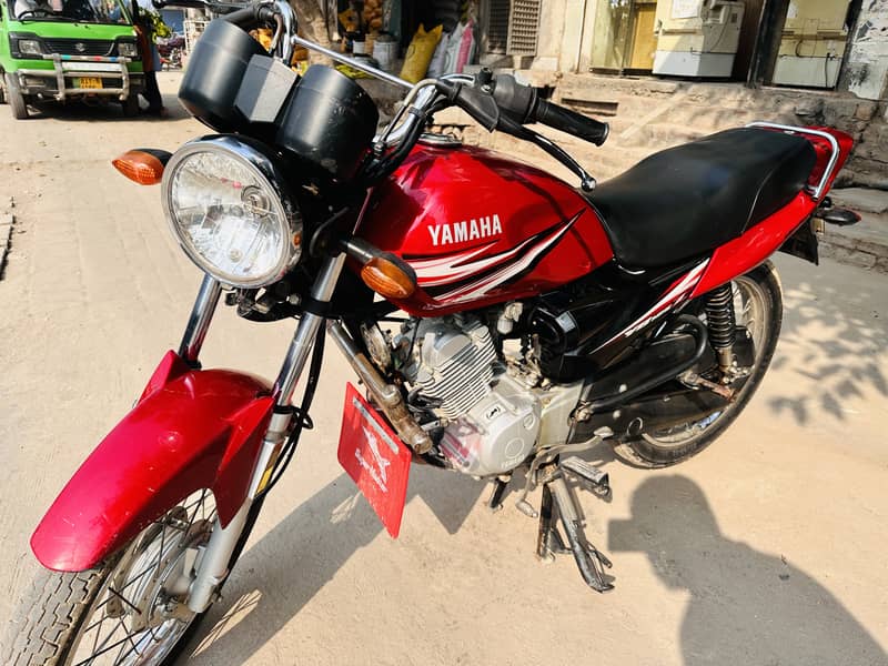 YAMAHA YB-125Z (2018) MODEL 2