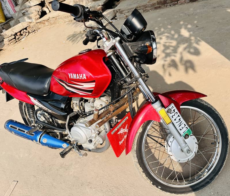 YAMAHA YB-125Z (2018) MODEL 1