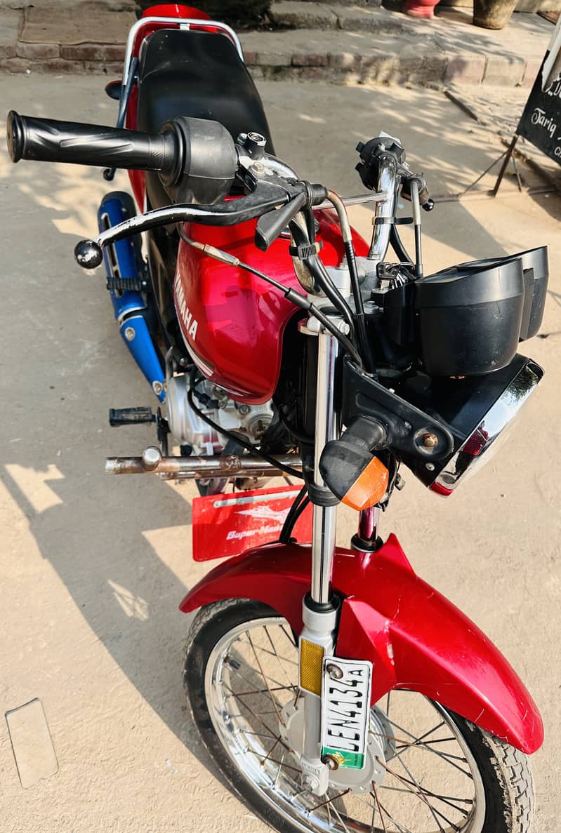 YAMAHA YB-125Z (2018) MODEL 3