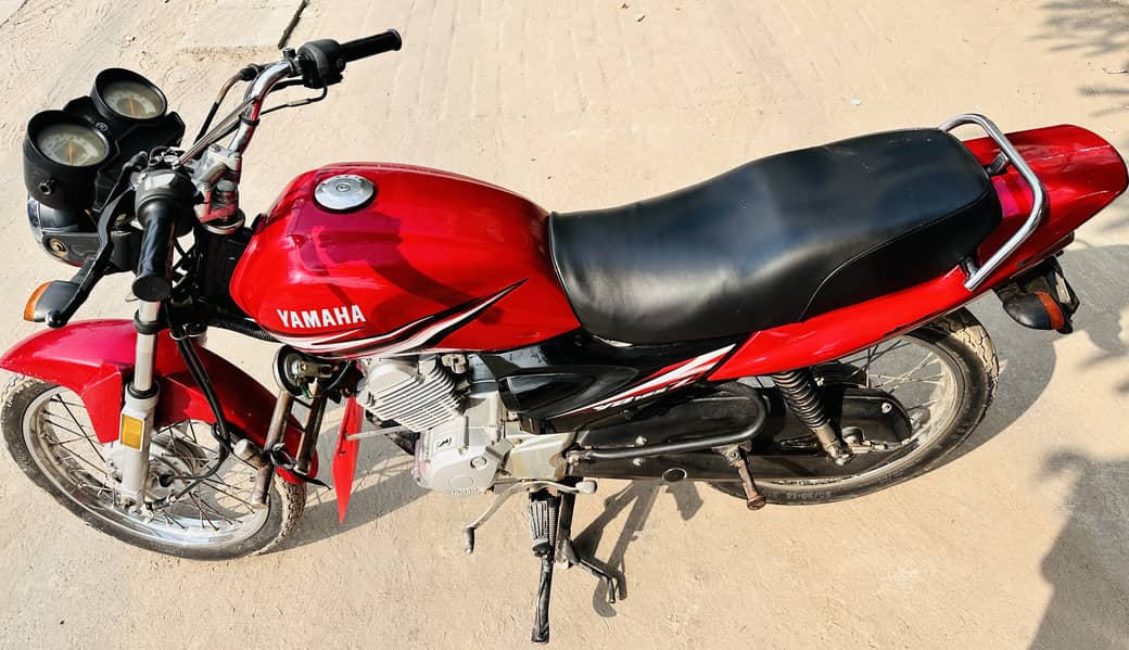 YAMAHA YB-125Z (2018) MODEL 4