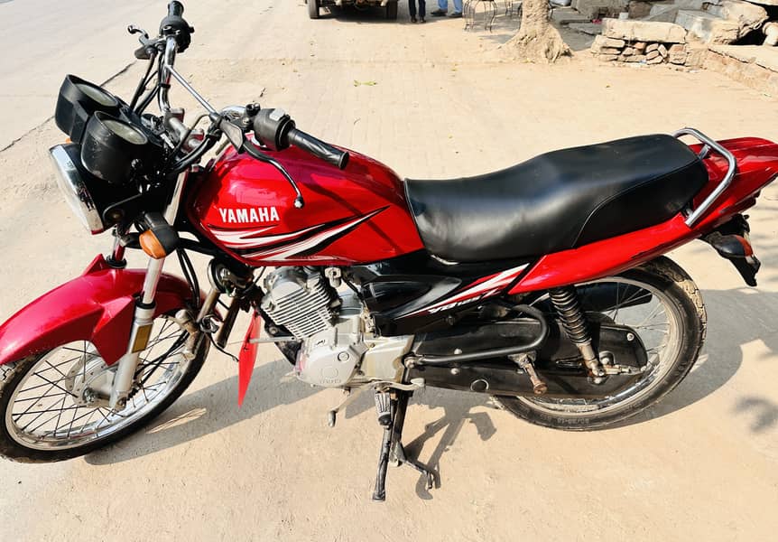 YAMAHA YB-125Z (2018) MODEL 5