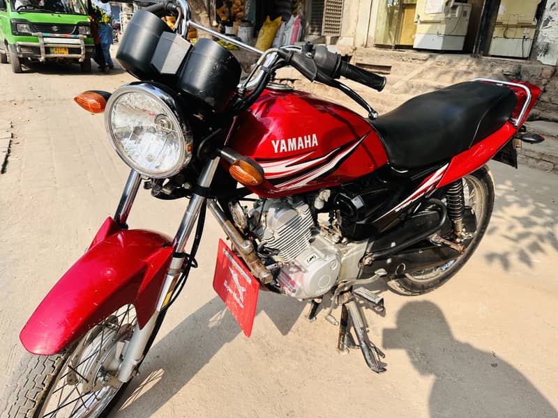 YAMAHA YB-125Z (2018) MODEL 6