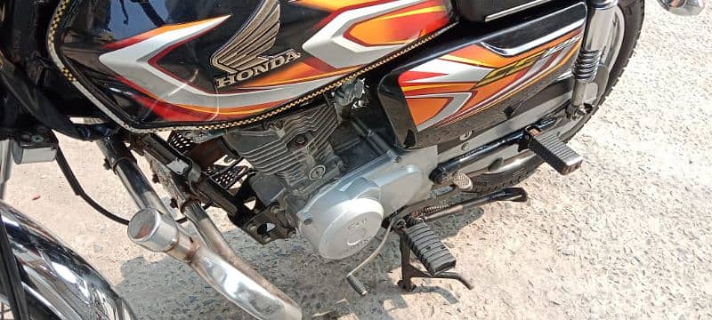 honda CG 125 new condition fst hand arjnt sell 8