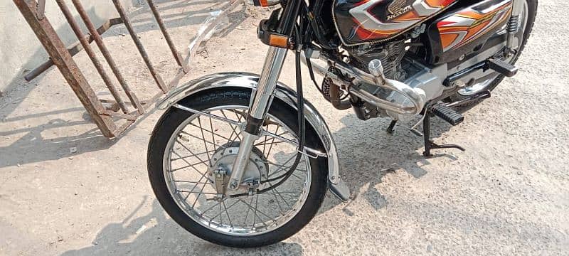 honda CG 125 new condition fst hand arjnt sell 9