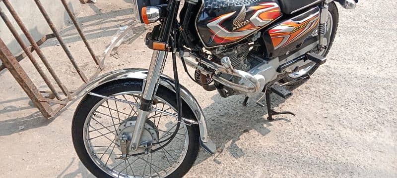 honda CG 125 new condition fst hand arjnt sell 10