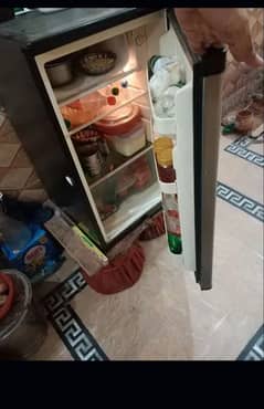 MINI FRIDGE/REFRIGERATOR original condition