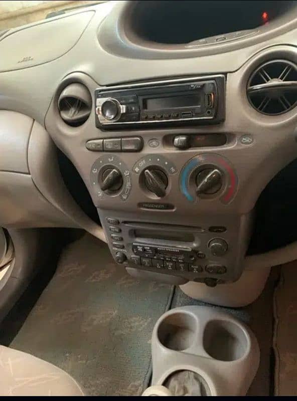 Toyota Platz 2002 9