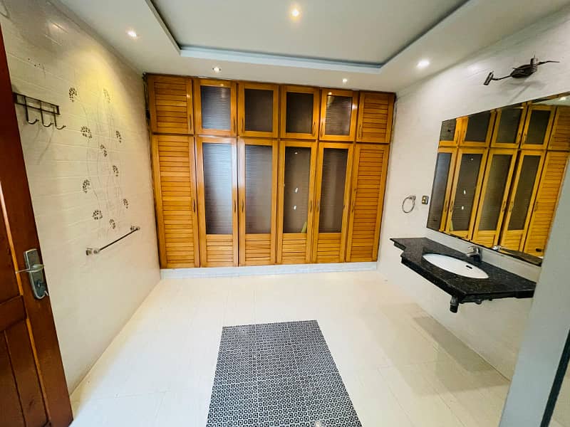 Original Pictures 1 Kanal Modern Design House For Rent In DHA Phase 3 Block Z Lahore 10