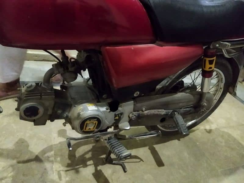 Honda CD 70 original Tanki tapay available 1