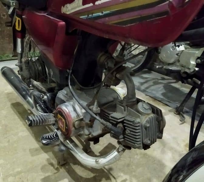 Honda CD 70 original Tanki tapay available 2