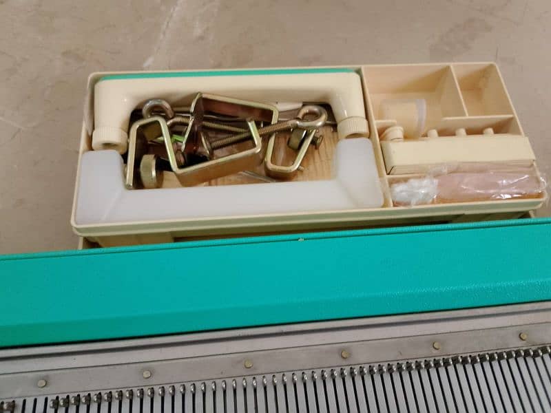 Brother's Knitting Machine (Manual, Model No. 4007160, Made in Japan) 3