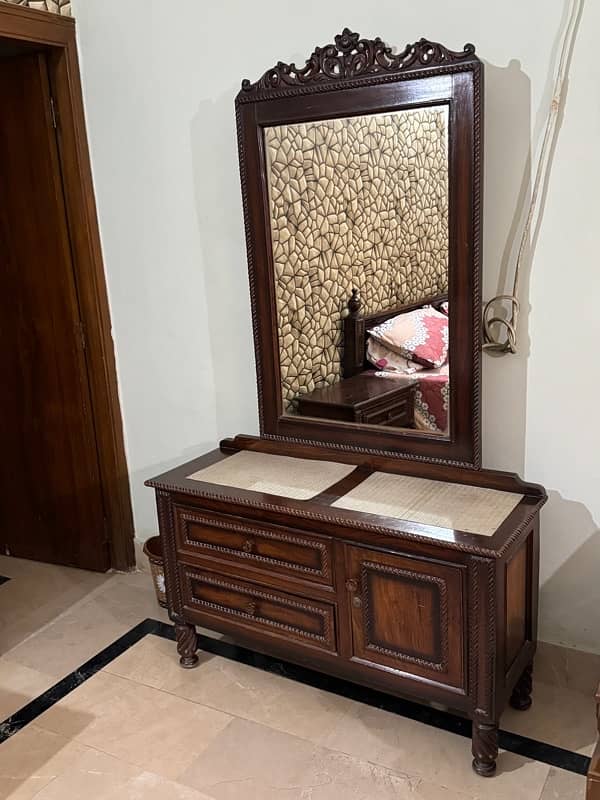 Bed Made up of Pure Wood (Sheesham) along with Dressing Table 9