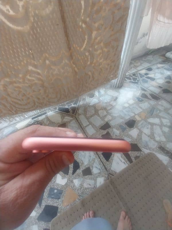 iphone XR 64gb peache color 6