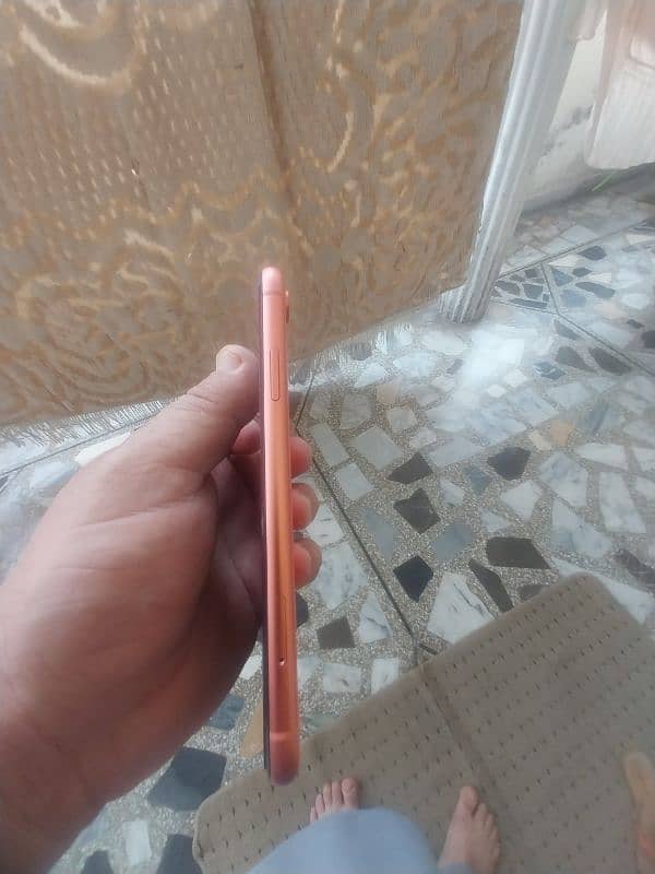 iphone XR 64gb peache color 8