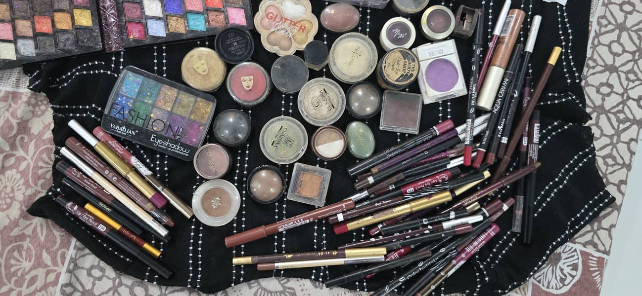 Makeup stuff for sale 1