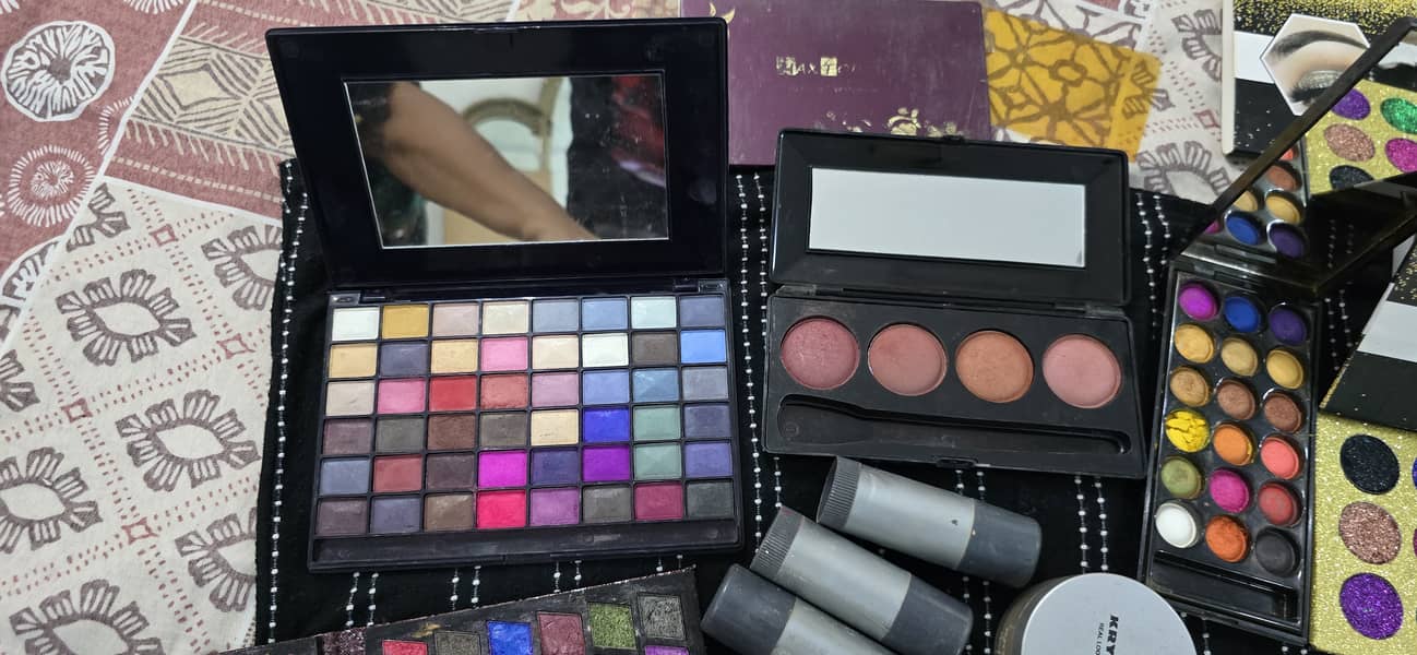 Makeup stuff for sale 3