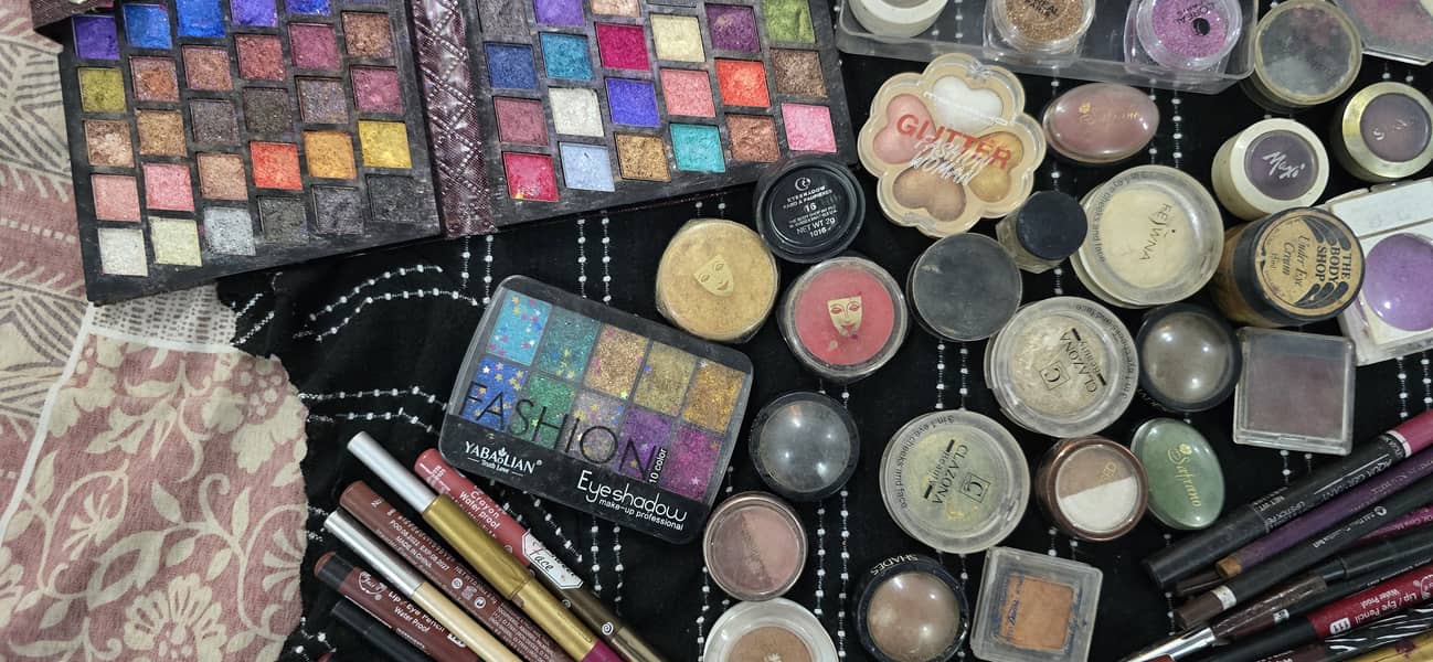 Makeup stuff for sale 8