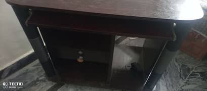 computer table for sale with locker