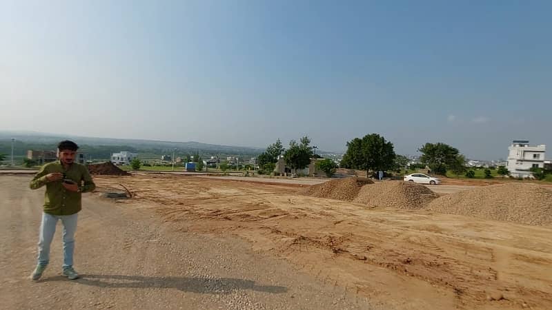 "Kanal Plot for Sale in Bahria Town Phase 8 Extension | Full Heighted View | Lowest Price" 11