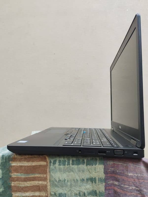 Dell Latitude 5580 4