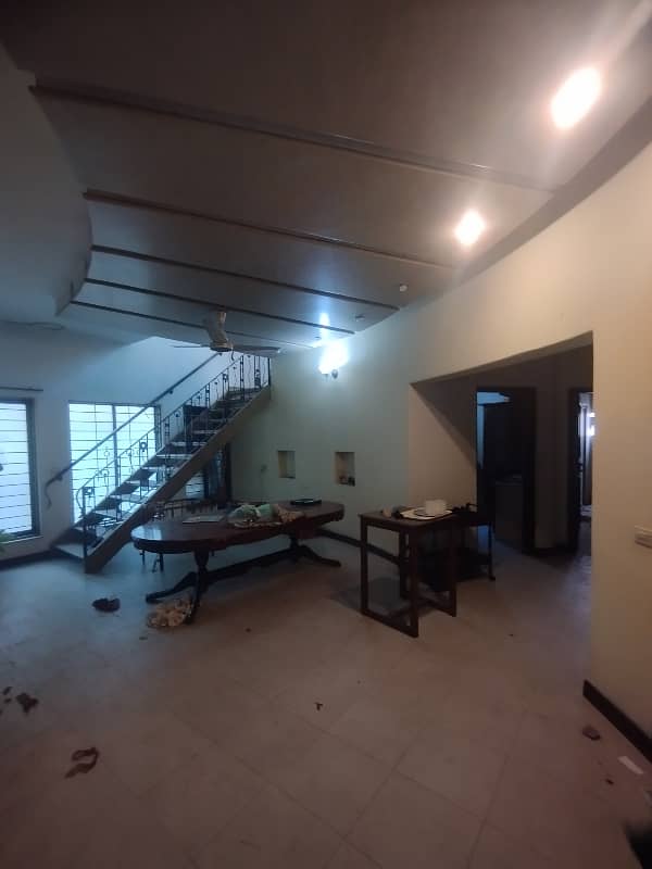 1 Kanal Beautiful House For Rent Near All Facilities 9