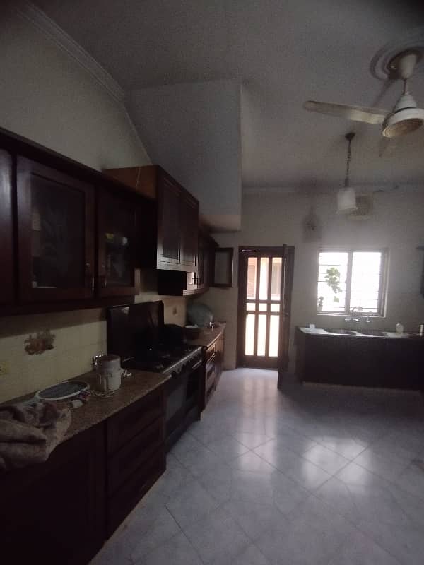 1 Kanal Beautiful House For Rent Near All Facilities 14