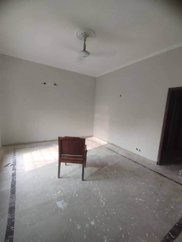 1 Kanal Beautiful House For Rent Near All Facilities 21