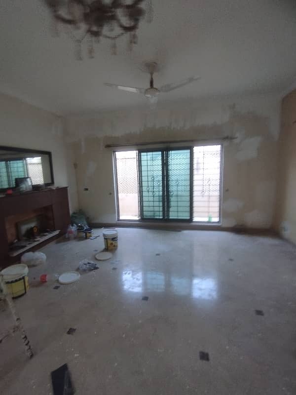 1 Kanal Beautiful House For Rent Near All Facilities 25