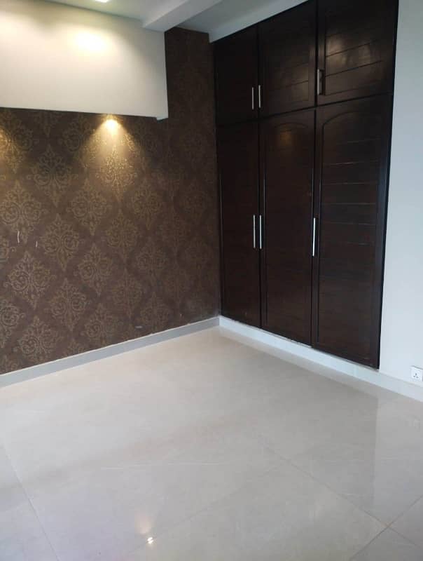 Non Furnished 10 Marla Beautifull House Available For Rent in DHA Lahore Cantt 10