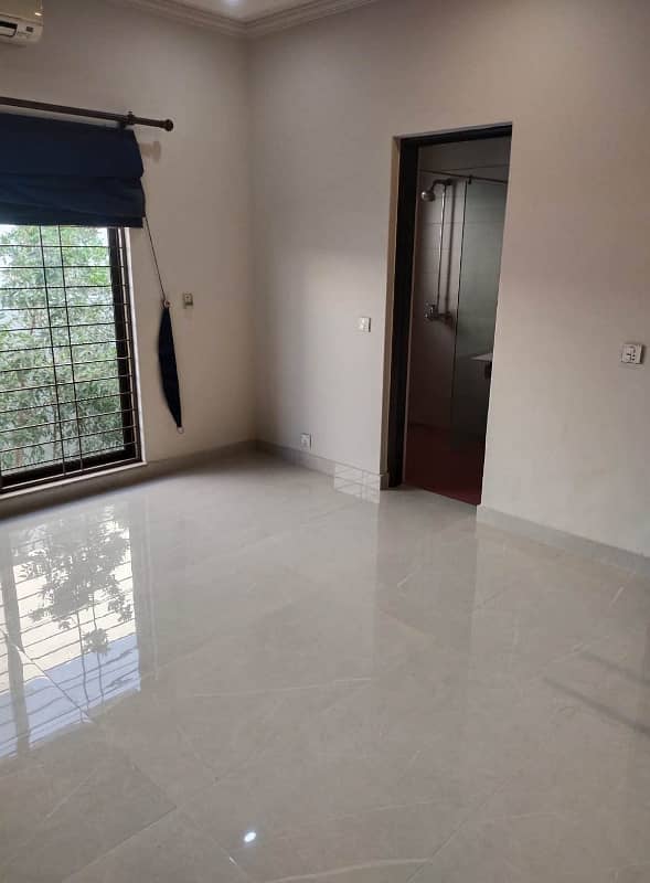 Non Furnished 10 Marla Beautifull House Available For Rent in DHA Lahore Cantt 11