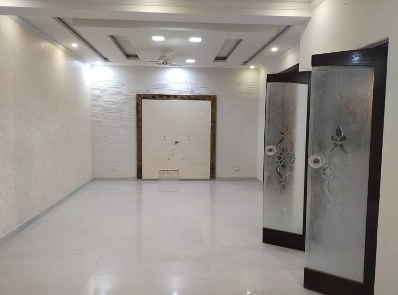 Non Furnished 10 Marla Beautifull House Available For Rent in DHA Lahore Cantt 16