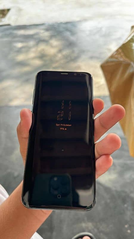 Samsung Galaxy S8+ | 4 GB RAM , 64 GB ROM 3